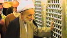 رونمایی از ضریح مطهر کریمه اهل‌بیت(س) با حضور آیت‌الله بهجت(ره) در سال ۱۳۸۰
