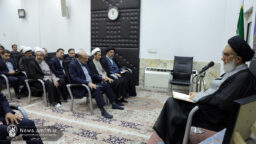 مدیران حرم بانوی کرامت پای درس اخلاق آیت‌الله سعیدی نشستند