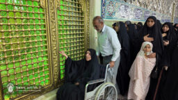 تشرف خانواده شهدای اهواز در جنگ تحمیلی رمضان به زیارت حرم بانوی کرامت