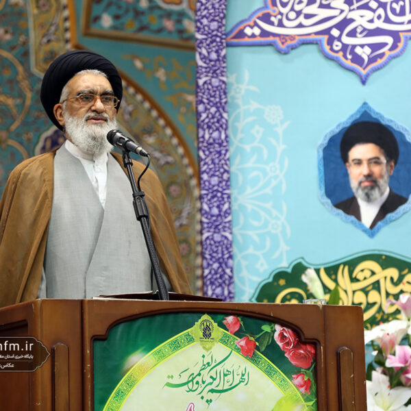 ملت ایران از آزمون‌های بزرگی سربلند بیرون آمده است