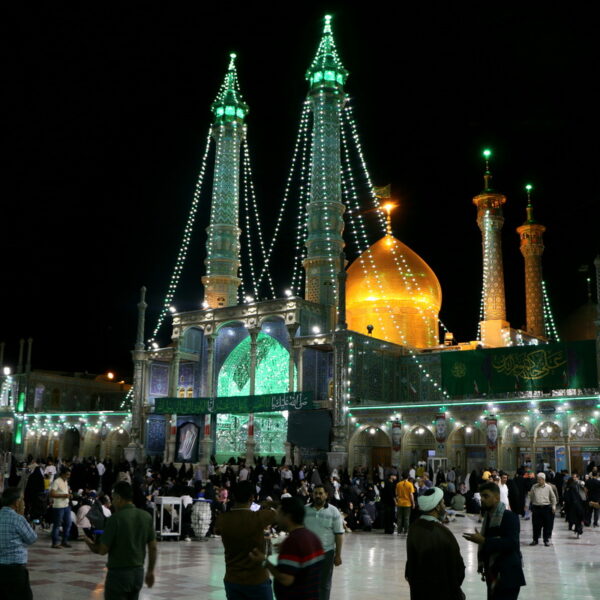 حال‌و‌هوای حرم بانوی کرامت در شام میلاد امام هادی(ع)