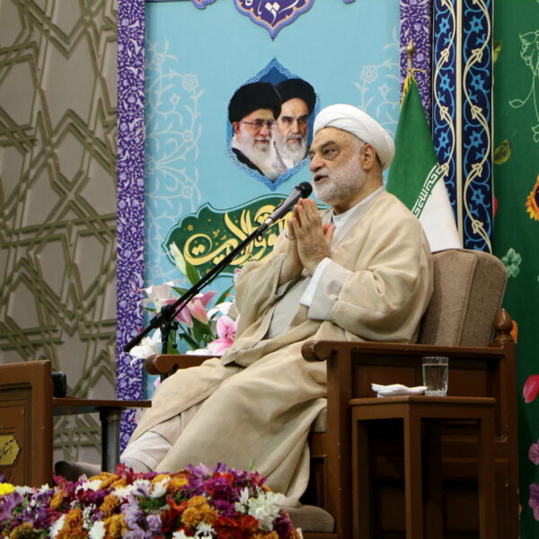 توسل و دعا زمان نزول بلا را کوتاه می‌کند