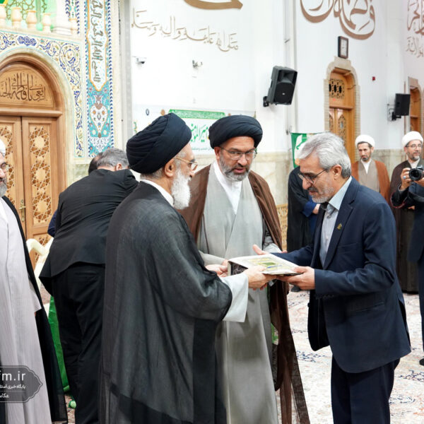 آیین خطبه‌خوانی و تکریم خادمان بازنشسته حرم مطهر در آستانه عید غدیر