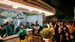 خدمت‌رسانی چایخانه‌های حضرتی حرم بانوی کرامت در عید غدیر
