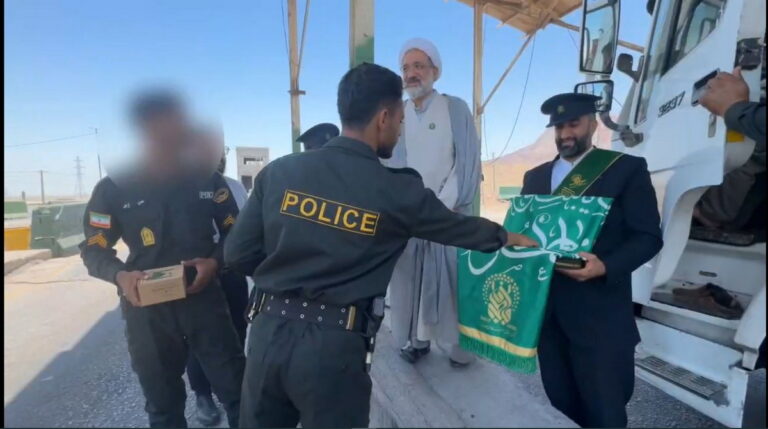 حضور خادمان حرم قم در جمع مدافعان وطن استان هرمزگان