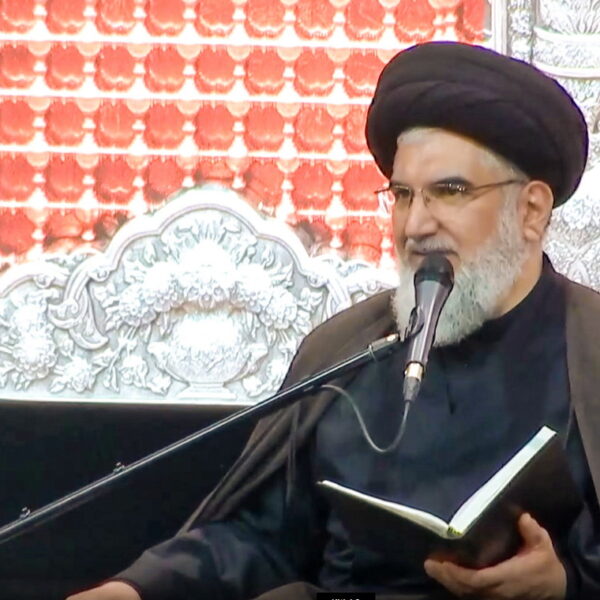 زیارت عاشورا انسان را بهشتی می‌کند