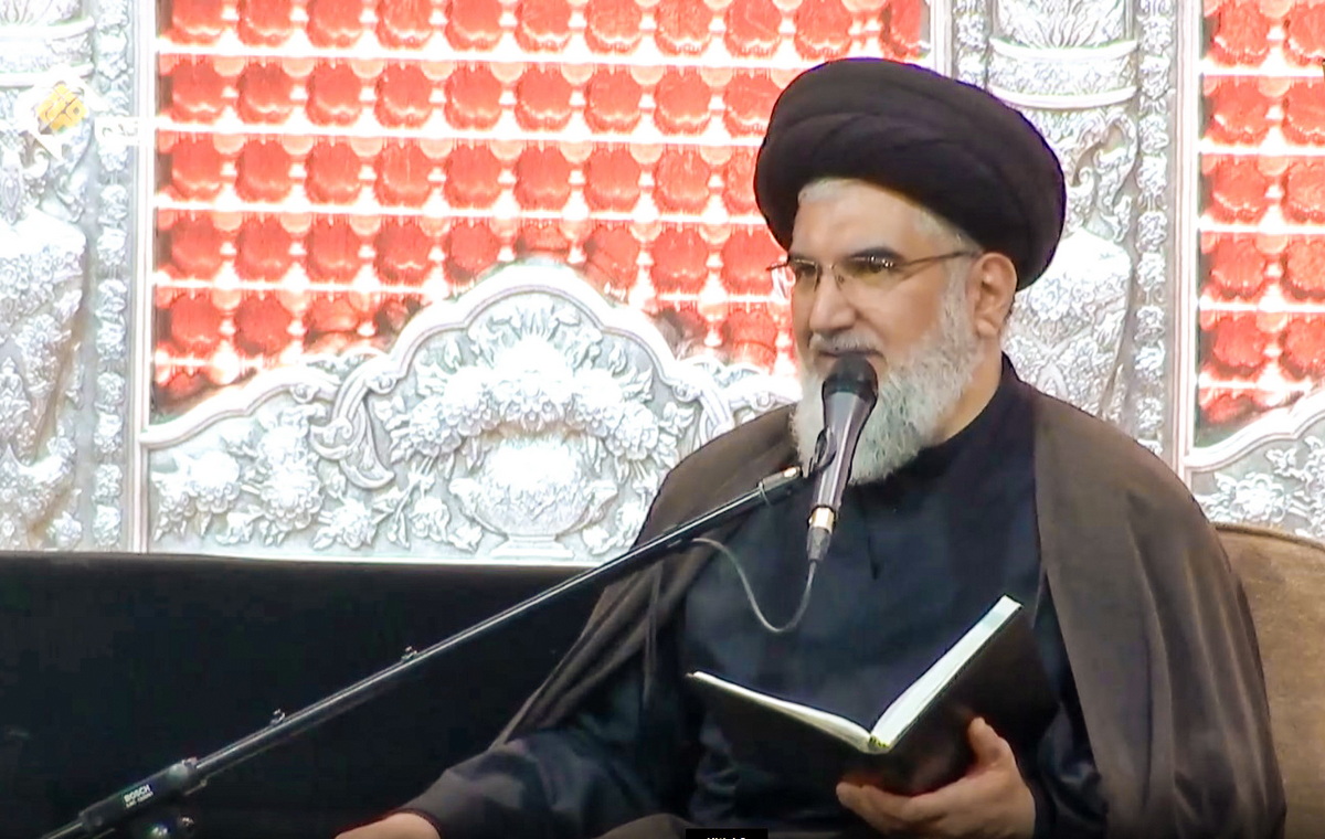 زیارت عاشورا انسان را بهشتی میکند زیارت عاشورا انسان را بهشتی میکند