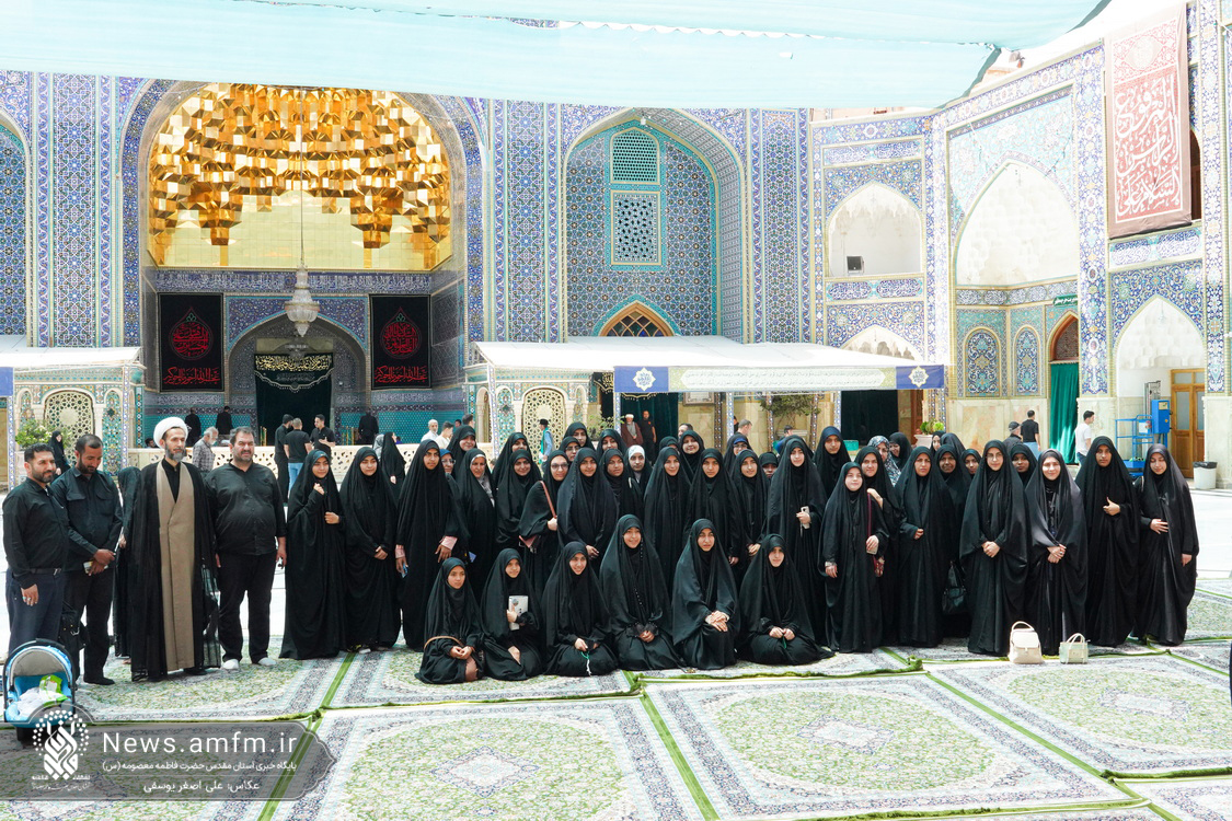تشرف ۱۰۰ حافظ قرآن استان فارس به زیارت حرم بانوی کرامت