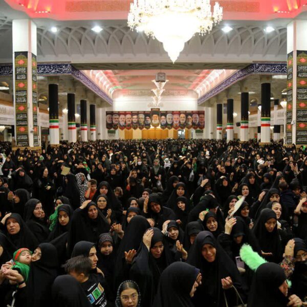 همایش بزرگ شیرخوارگان حسینی در حرم بانوی کرامت برگزار شد + تصاویر