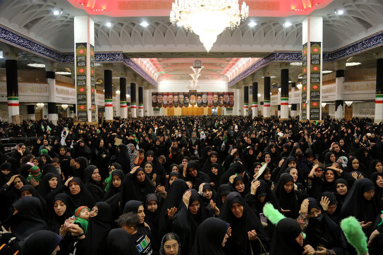 همایش بزرگ شیرخوارگان حسینی در حرم بانوی کرامت برگزار شد + تصاویر همایش بزرگ شیرخوارگان حسینی در حرم بانوی کرامت برگزار شد + تصاویر