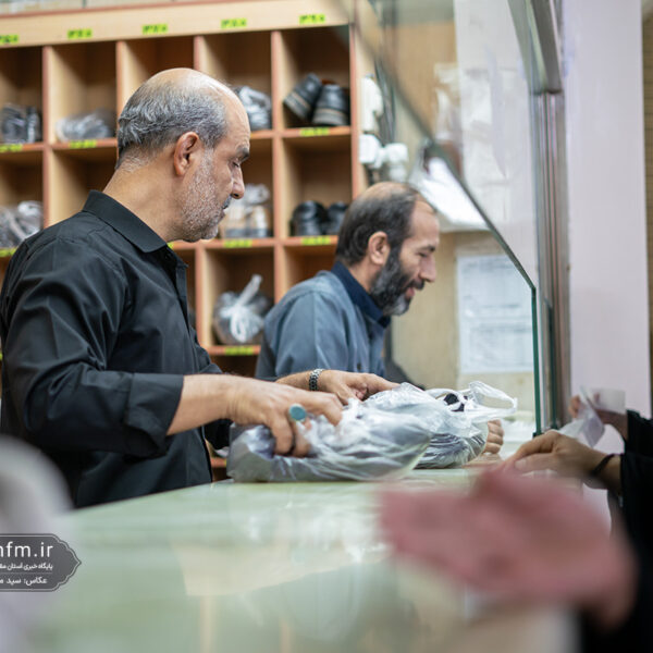 تلاش خادمان حرم حضرت معصومه (س) در میزبانی از عزاداران اباعبدالله(ع)