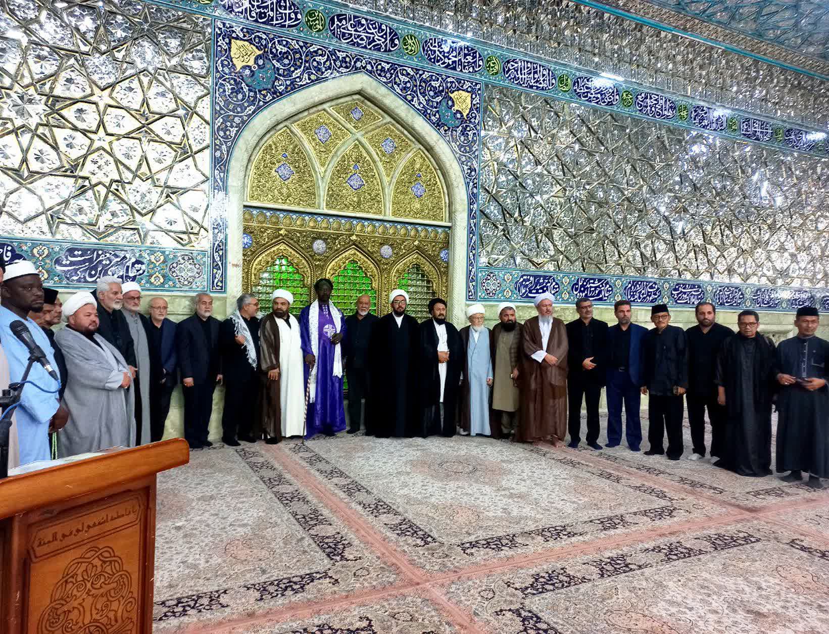 حضور رؤسای مراکز اسلامی از کشورهای مختلف در حرم بانوی کرامت