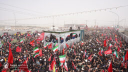 بدرقه باشکوه رهبر شهید ایران در شهر خون و قیام