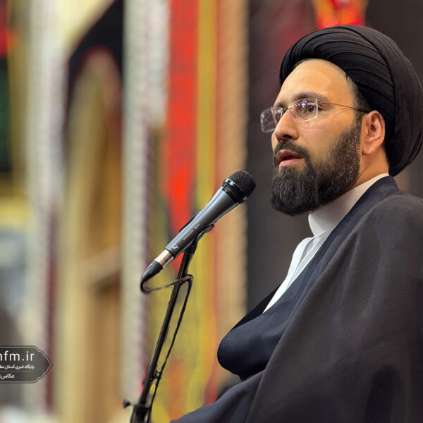 مسئولی که در فکر انتقام رهبر شهید نباشد باید به وجدان خود شک کند/ هویت ما سازش ناپذیری با استکبار است