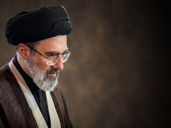 تقدیر رهبر معظم انقلاب از حضور ده‌ها میلیونی مردم در مراسم تشییع و تدفین آقای شهید ایران