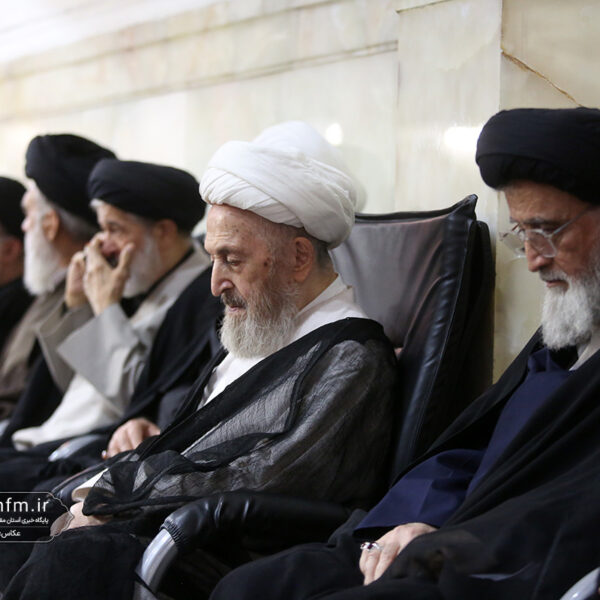 بزرگداشت رهبر شهید از سوی آیت‌الله سبحانی در حرم بانوی کرامت