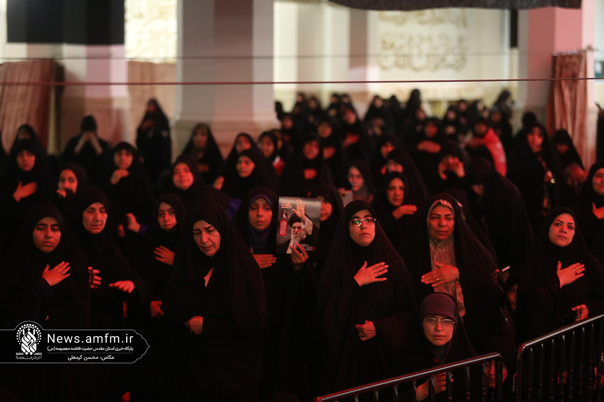 زائران حرم بانوی کرامت در عزای سه ساله کربلا اشک ریختند