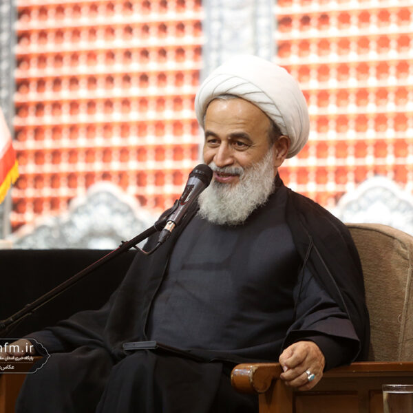 ادبیات مسئولان در مواجهه با دشمن باید قاطعانه و مشتاقانه باشد