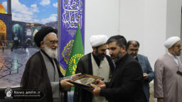 تجلیل تولیت حرم مطهر بانوی کرامت از خادمان نماز جمعه استان قم