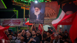 تجمع ضدآمریکایی زائران اربعین در عمود ۱۰۸۰ طریق الحسین (ع)