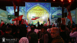 ابراز انزجار زائران اربعین حسینی از مستکبرین عالم در عمود ۱۰۸۰ طریق الحسین(ع)
