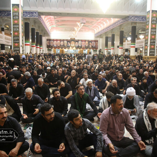 سوگواری زائران حرم کریمه اهل‌بیت در شام شهادت علی بن موسی الرضا(ع)