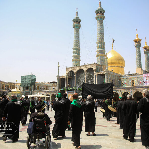 عزاداری هیئات مذهبی در حرم بانوی کرامت در سوگ شهادت امام حسن عسکری(ع)