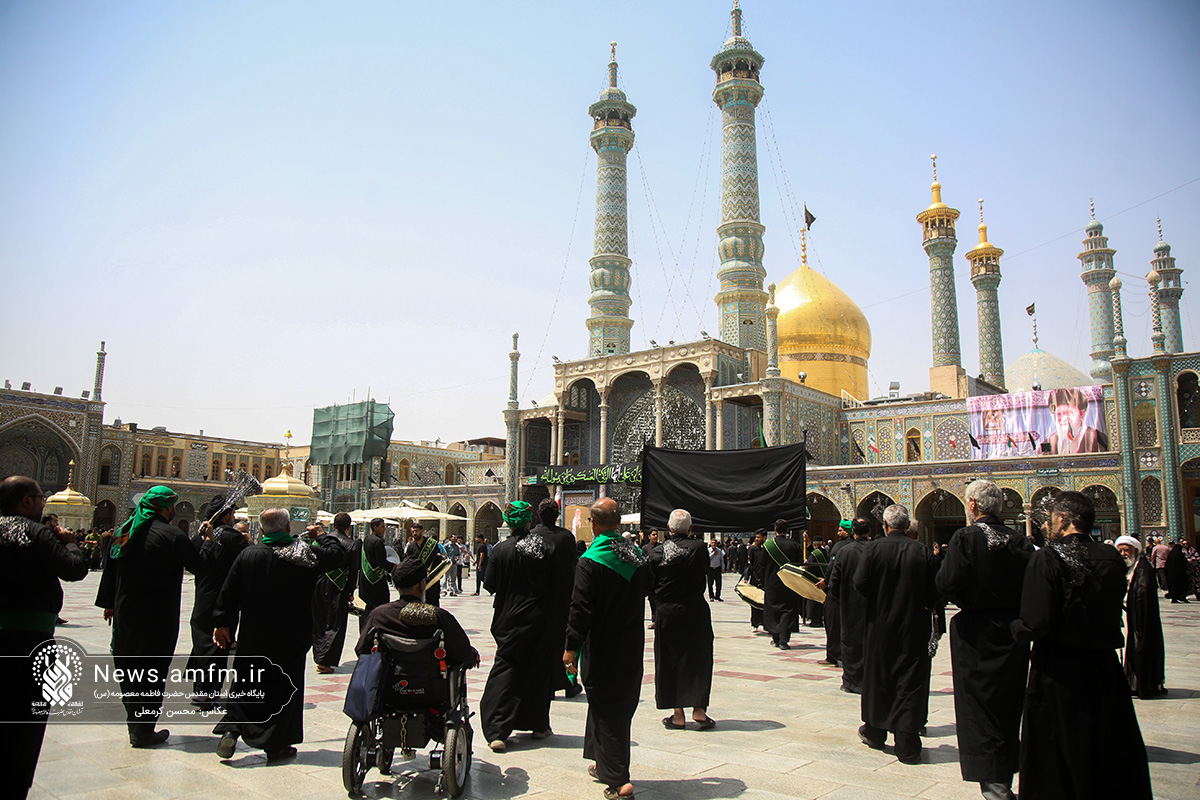 عزاداری هیئات مذهبی در حرم بانوی کرامت در سوگ شهادت امام حسن عسکری(ع)