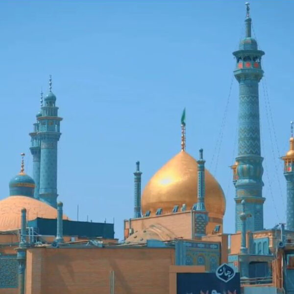 جلوه‌هایی از حرم بانوی کرامت در هفته وحدت