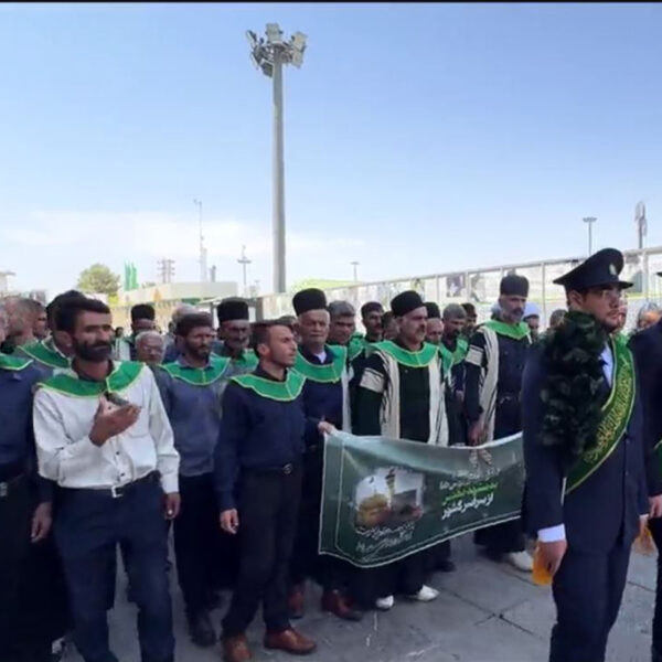 تشرف کاروان زیارت اولی‌ها به حرم مطهر بانوی کرامت
