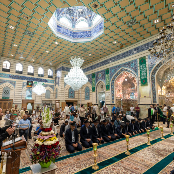 آیین خطبه‌خوانی خادمان حرم بانوی کرامت در سالروز میلاد پیامبر اکرم(ص)