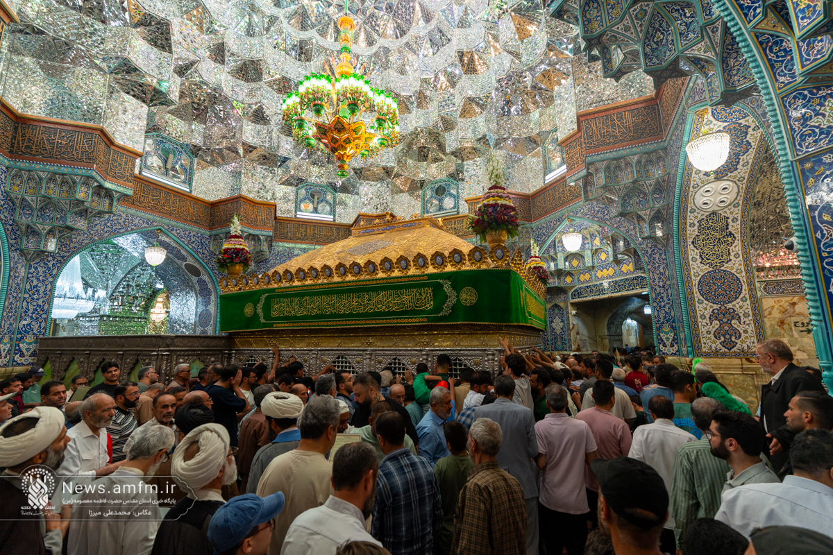 حرم حضرت معصومه (س) در روز میلاد پیامبر مهربانی