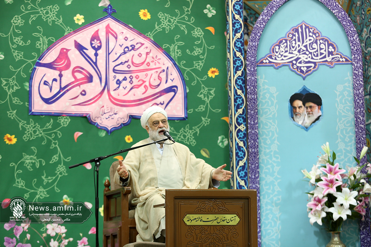 آبادانی شهر قم به برکت حضور کریمه اهل بیت(س) است