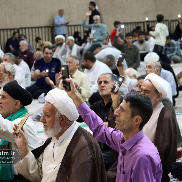 جشن ظهر سالروز ورود بانوی کرامت به قم در حرم مطهر