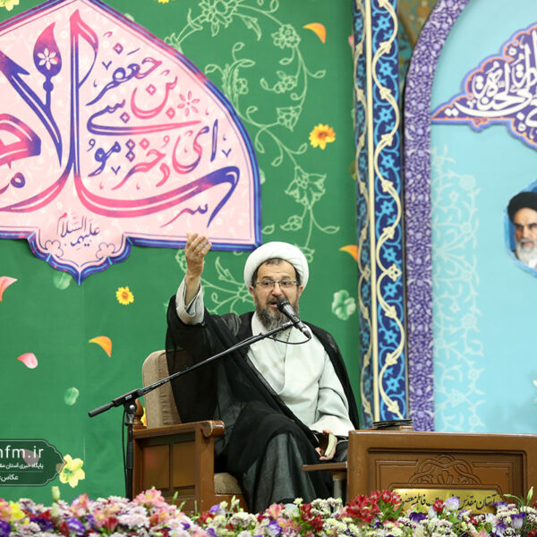 پنج شاخص یاری ولی خدا با الهام از سیره حضرت معصومه(س)