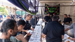 خدمت‌رسانی ۳۰ موکب ایرانی و عراقی به زائران در حرم حضرت معصومه(س) + تصاویر