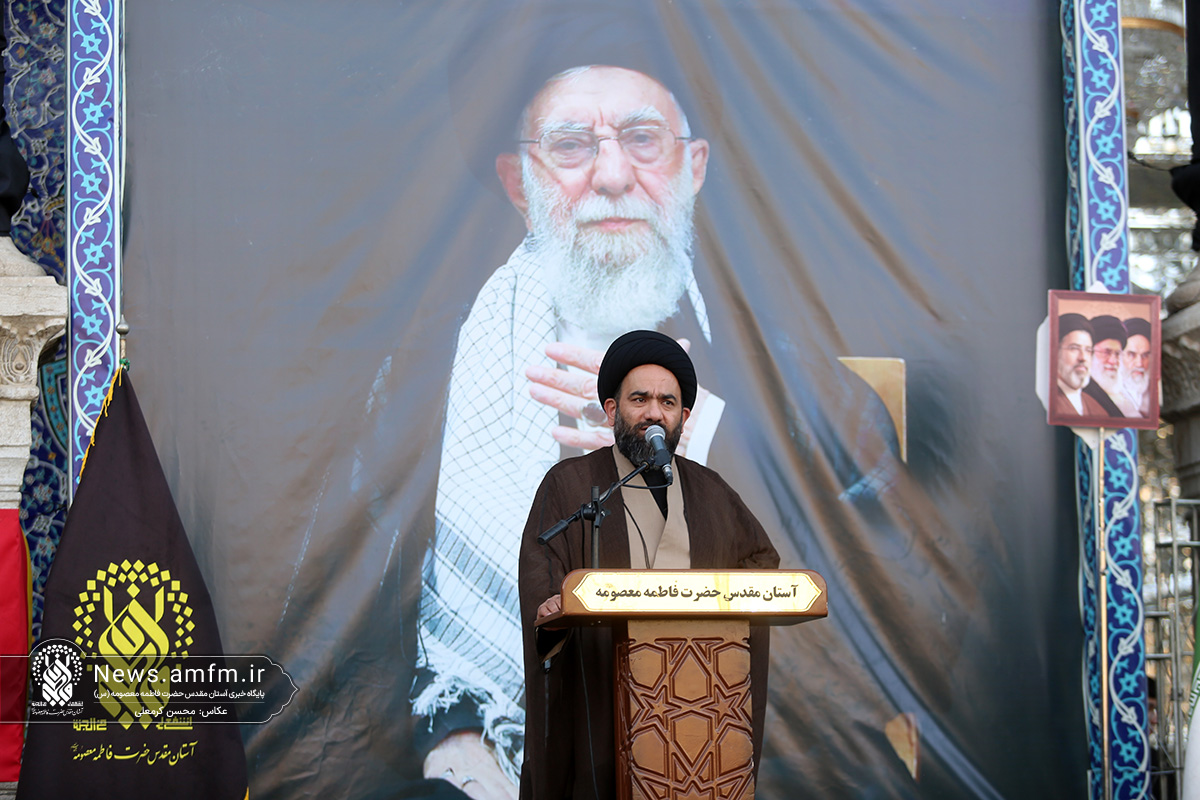 اهتزاز پرچم یعنی بالا بردن آرمانها و اندیشههای شیعه راستین اهتزاز پرچم یعنی بالا بردن آرمانها و اندیشههای شیعه راستین