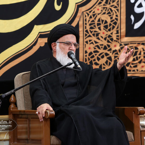 زیارت اولیای الهی گامی در مسیر امت‌سازی است