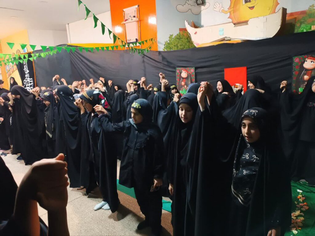 محفل عزاداری ویژه کودکان در سوگ حضرت معصومه(س) + تصاویر