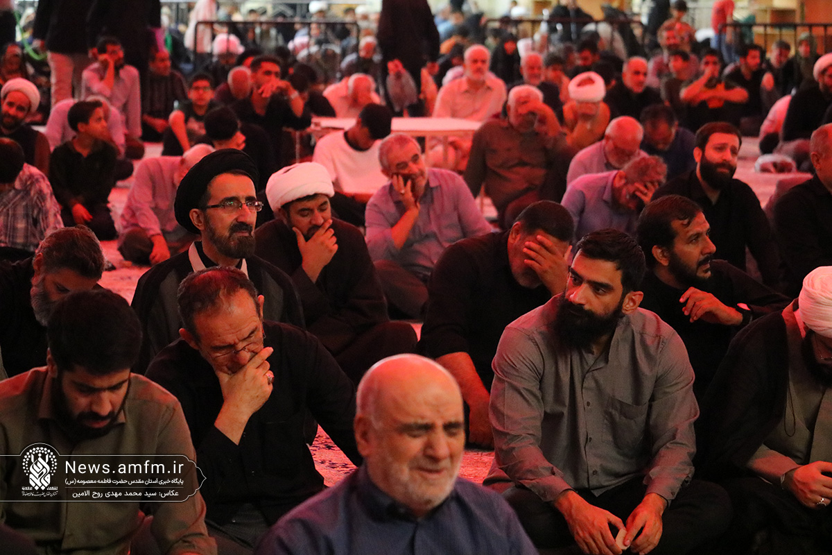 برپایی محفل عزاداری کریمه اهل بیت(س) در حرم مطهر ایشان