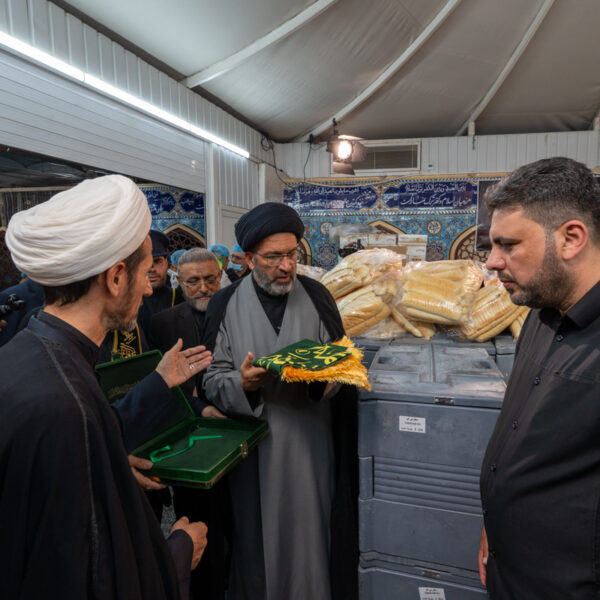 تقدیر مسئولان حرم بانوی کرامت از مواکب ایام رحلت حضرت معصومه(س)