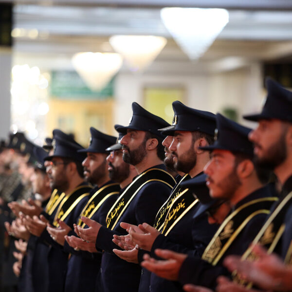 حضور خادمان مرکز نوجوان فاطمی در آیین خطبه خوانی شام رحلت بانوی کرامت