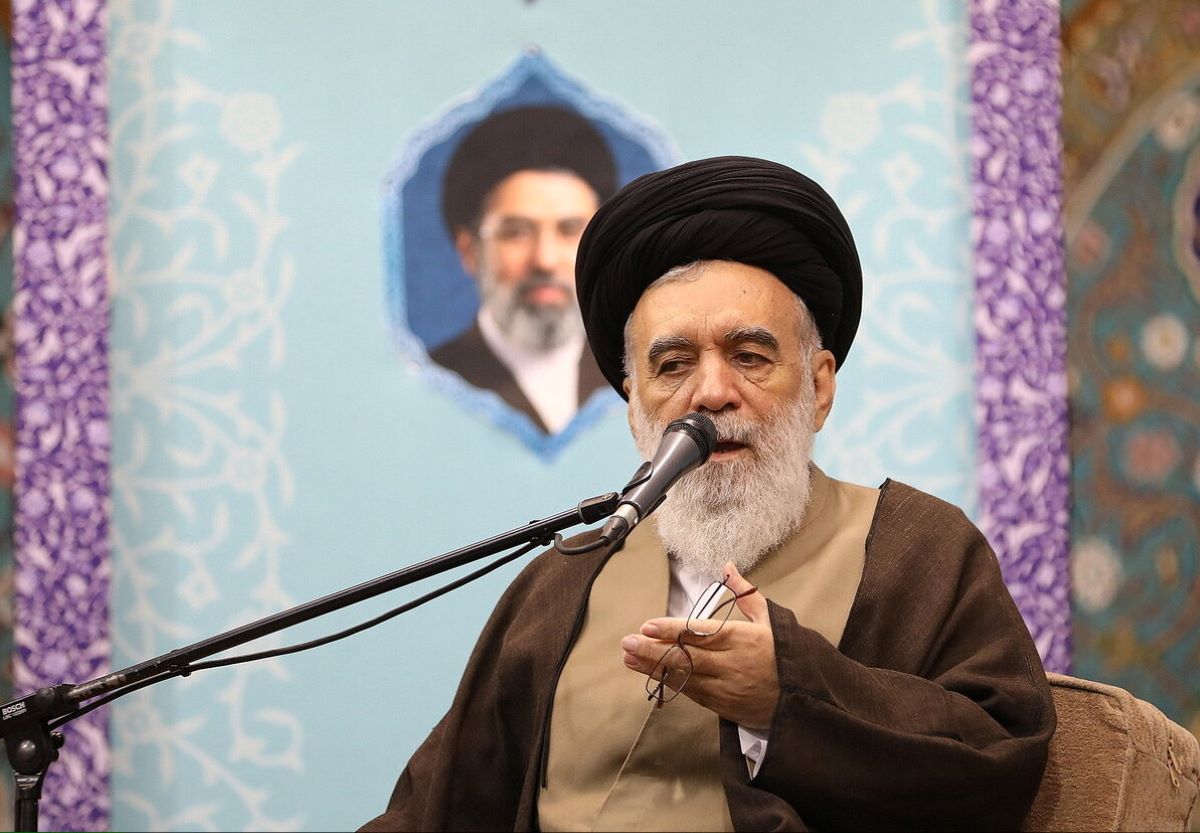 علما و فقها باید در زمان حیاتشان تجلیل شوند