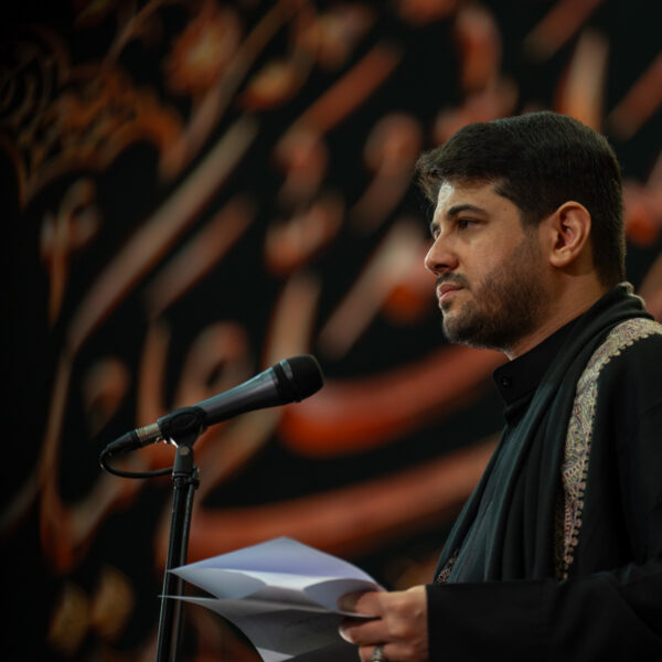 مداحی محمدالجنامی در حرم بانوی کرامت