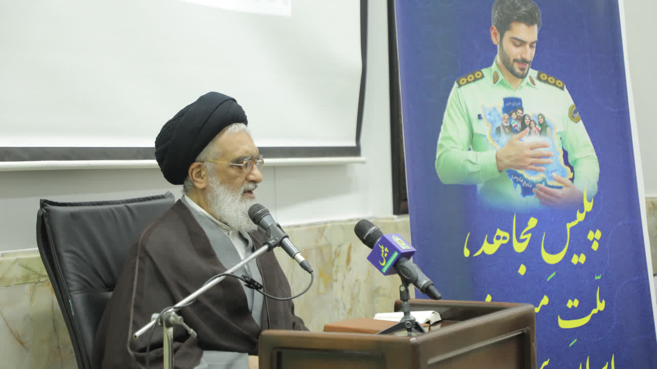 پلیس مقتدر اجازه نمیدهد فساد در جامعه ریشهدار شود پلیس مقتدر اجازه نمیدهد فساد در جامعه ریشهدار شود