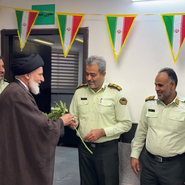 تجلیل خادمان حرم بانوی کرامت از پرسنل خدوم انتظامی استان قم + تصاویر
