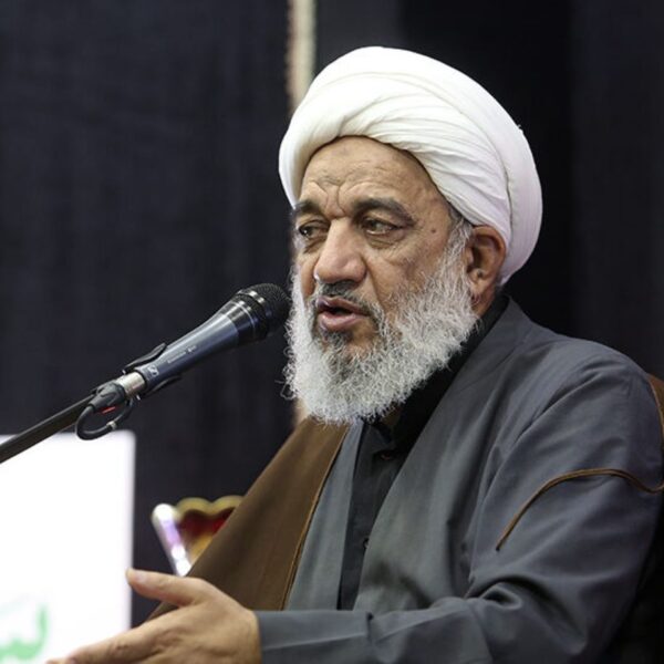 غیبت؛ گناهی که آسان از کنارش می‌گذریم