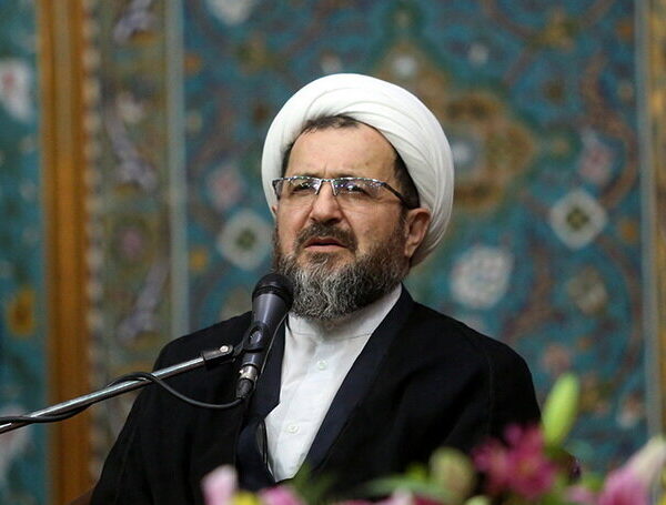نیروی انتظامی در خط مقدم حفظ امنیت جامعه است