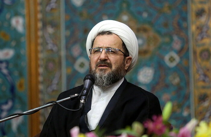 نیروی انتظامی در خط مقدم حفظ امنیت جامعه است