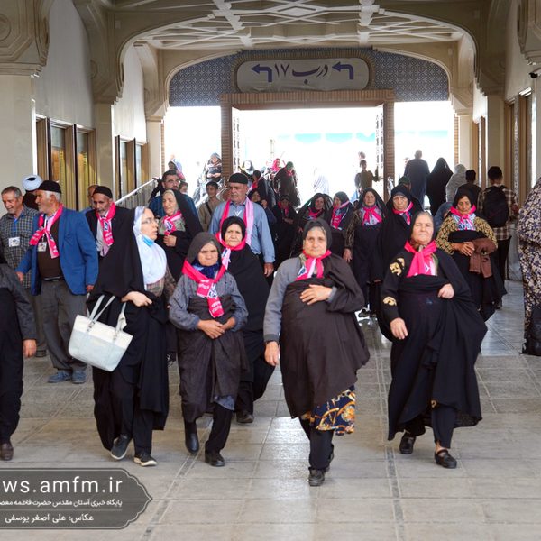 تشرف ۱۲۰۰ سالمند استان مرکزی به زیارت حرم بانوی کرامت